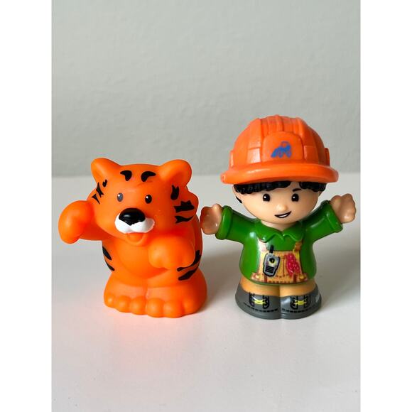 Fisher-Price Little People Choo-Choo Zoo Train Music Sounds, 4 Figures Works - Picture 3 of 12